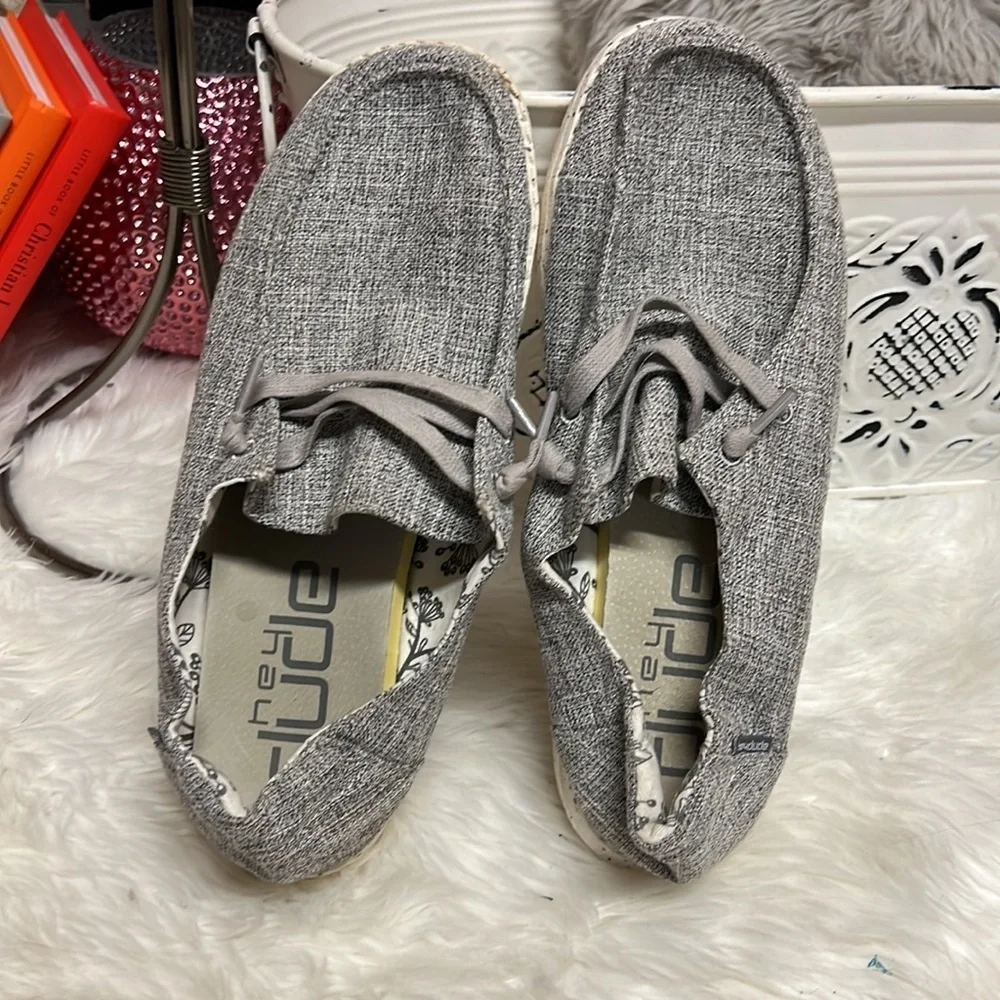 Women’s Hey Dude Size 7​​​ - Picture 4 of 5